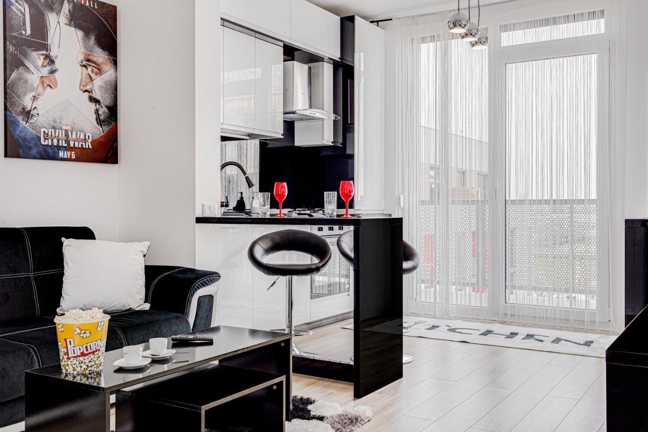 Ari Cinema Apartament With 2M Videoproiector Apartment Arad Ngoại thất bức ảnh