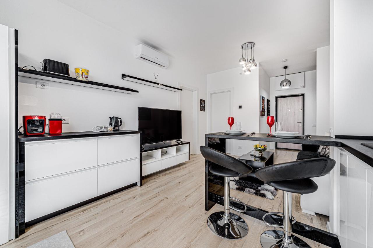 Ari Cinema Apartament With 2M Videoproiector Apartment Arad Ngoại thất bức ảnh