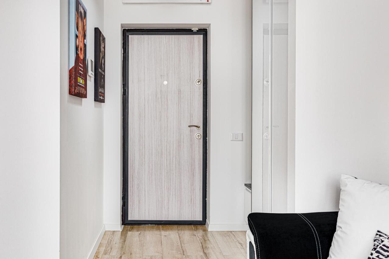 Ari Cinema Apartament With 2M Videoproiector Apartment Arad Ngoại thất bức ảnh
