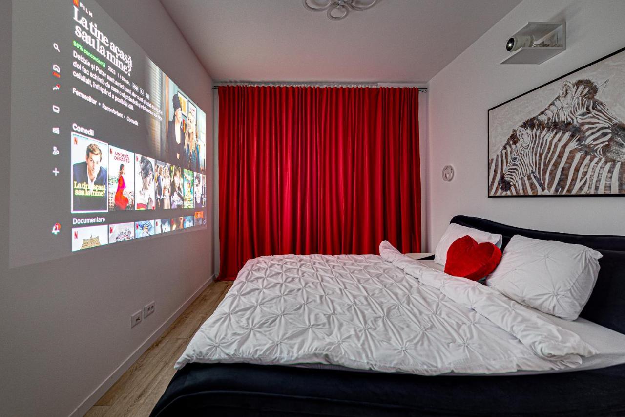 Ari Cinema Apartament With 2M Videoproiector Apartment Arad Ngoại thất bức ảnh